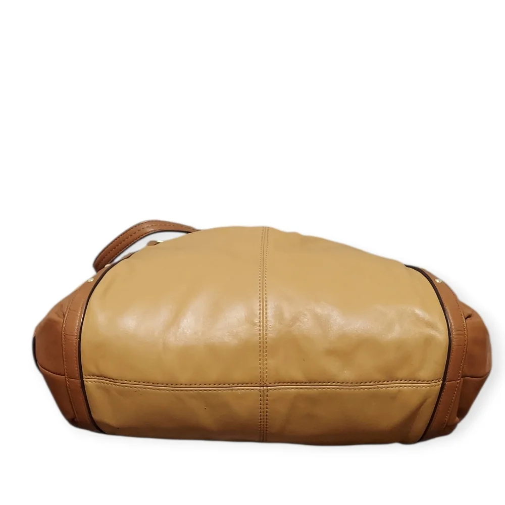 Coach Alexandria Leather Shoulder Bag Zip Closure No F20812